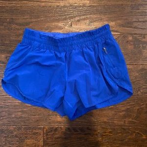 Lululemon tracker short 4” (size 12) in Jet stream